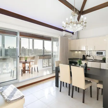 Trendy Flats - Instaworthy River View By Host Wise Apartment